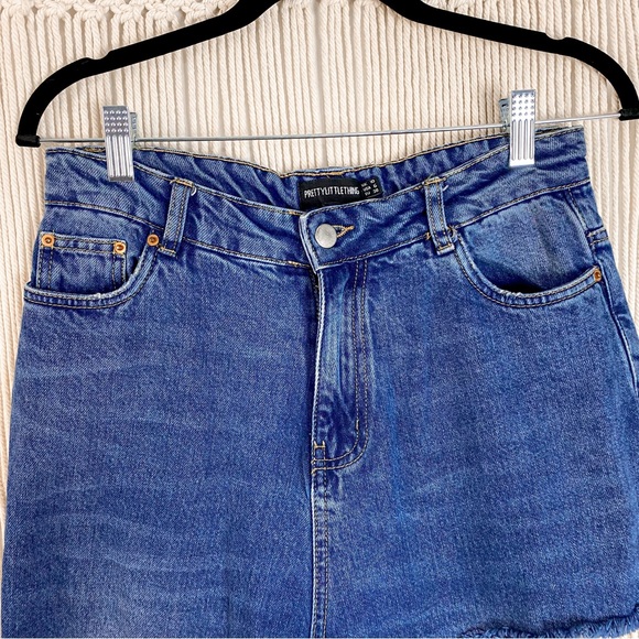 Pretty Little Thing Side Cut Distressed High Rise Jeans Size 6 - Picture 7 of 16